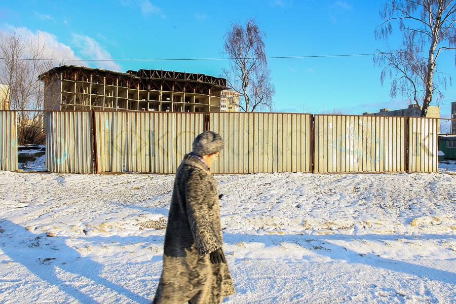 Плохо попросил: несмотря на просьбы мэра, расширение дорог на Сельме закончить не успели