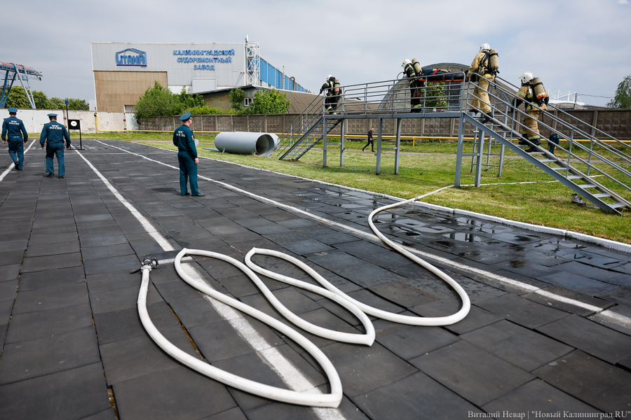 И огонь, и вода: как проходил финал областного конкурса МЧС в Калининграде (фото)