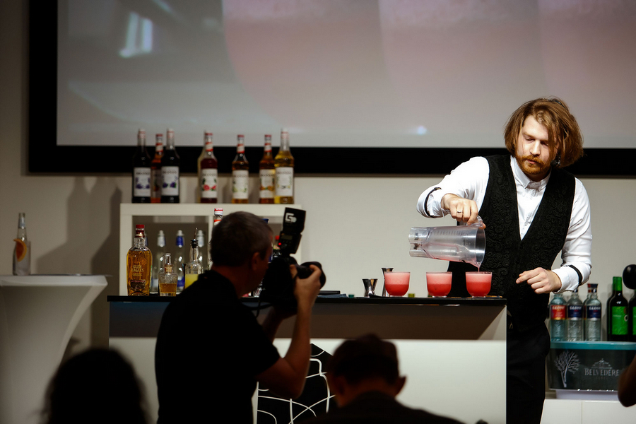 Лучшего бармена Калининграда определили на конкурсе «Янтарный Шейкер-2022»