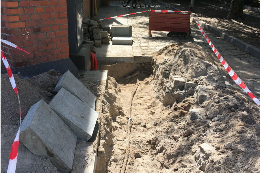 В Калининграде неизвестные повредили гранитные плиты у Бранденбургских ворот