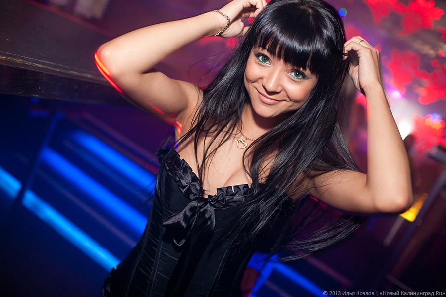 Бикини-пляж: в «Платинуме» прошел показ купальников