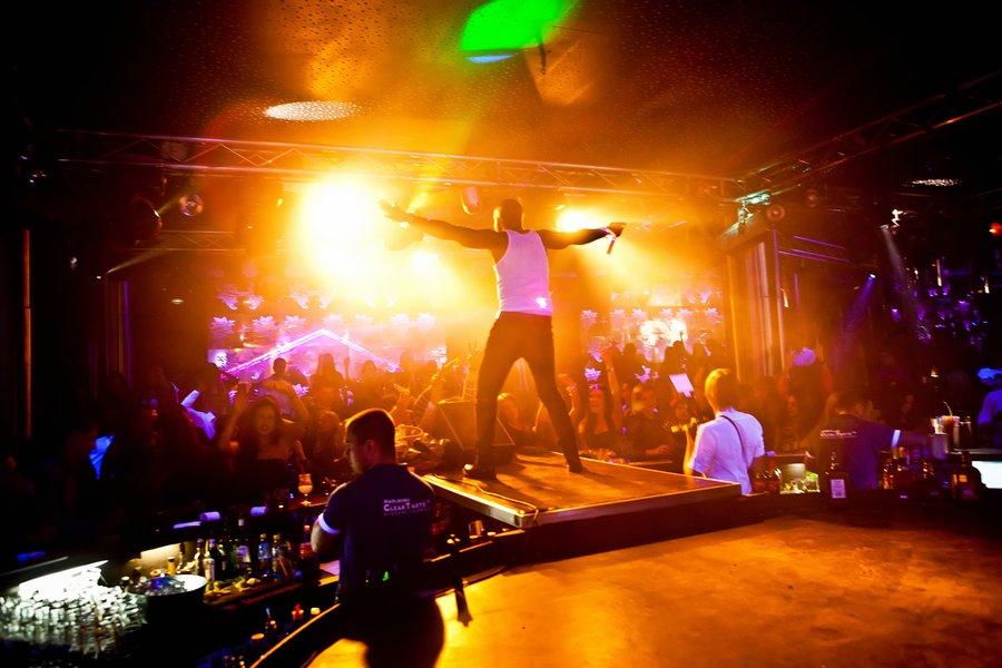 «Swiss Made»: фоторепортаж с выступления DJ Mad Morris & MC Stephen Davis