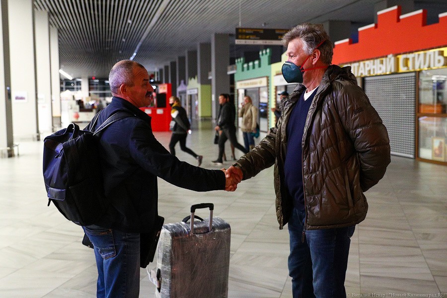 Прямым рейсом с Канар: в «Храброво» прилетел рейс с российскими моряками (фото)