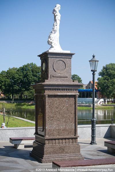 С собакой-улыбакой: Ярошук вновь пообещал завершить реконструкцию набережной Верхнего озера