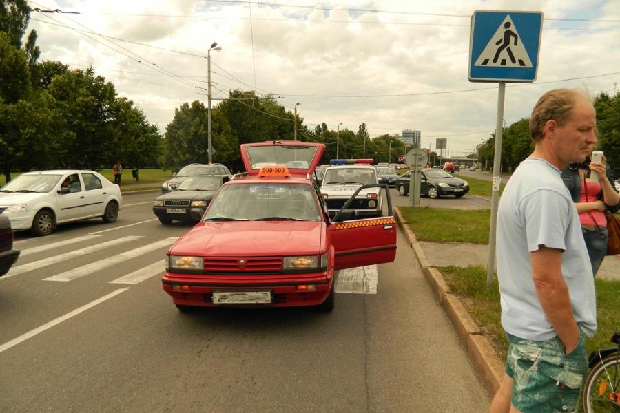 В Калининграде на Московском проспекте такси сбило мальчика на переходе