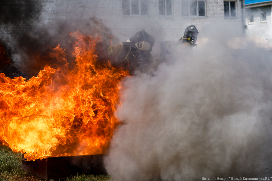 И огонь, и вода: как проходил финал областного конкурса МЧС в Калининграде (фото)