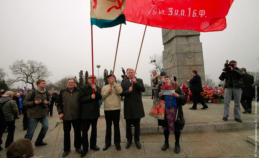 Торжества на мемориале 1200 гвардейцам: фоторепортаж "Нового Калининграда.Ru"