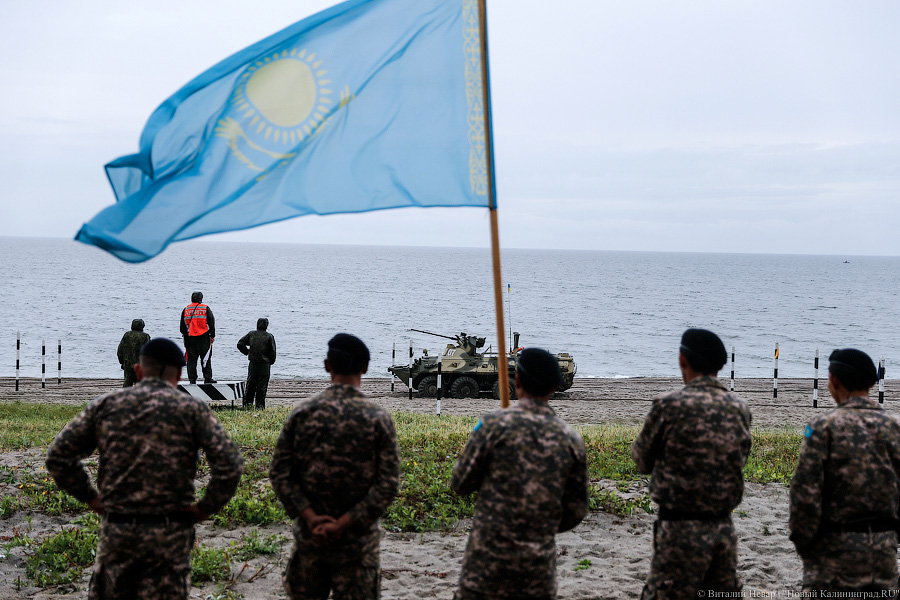 Море стрельб: как команды пяти стран в «Гонке преследования» соревновались