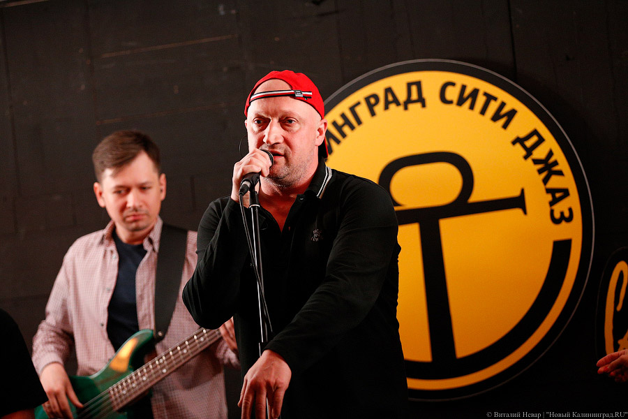 И швец, и жнец: Гоша Куценко приехал в Калининград с музыкальным концертом