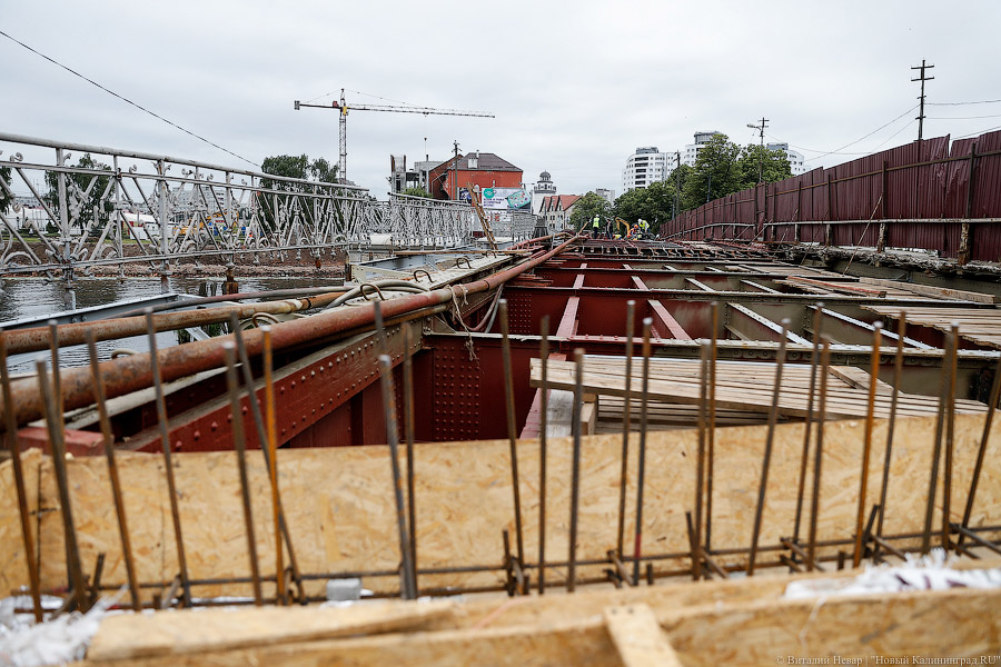 Подарок мэру: как строители успевают ремонтировать Деревянный и Высокий мосты
