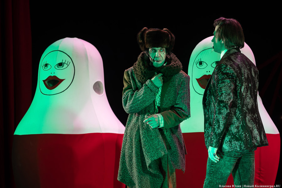 С интонациями The Beatles: в Музыкальном театре показали «Гоголюцинации Чичикова» (фото)