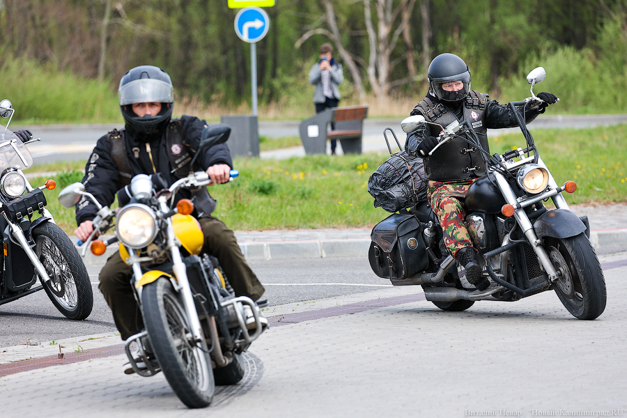 Дреды, шлемы и усы: в Калининграде официально стартовал мотосезон (фото)