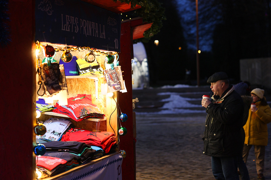 Гастрономическая шаурма и другие: на острове Канта открылась новогодняя ярмарка (фото)