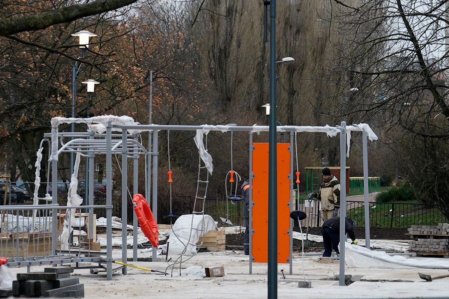 Объять необъятное: что происходит на ул. Рокоссовского, где никак не завершится ремонт (фото)