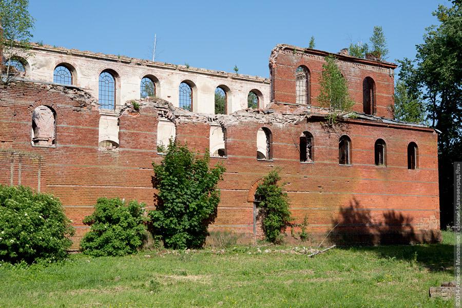 Пепел на руинах: что произошло с частично сгоревшей кирхой в Полесском районе