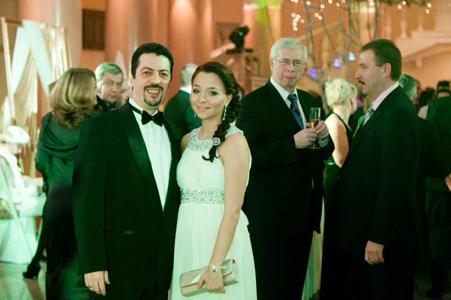 "Под звуки вальса": фоторепортаж с благотворительного бала "Янтарная корона"