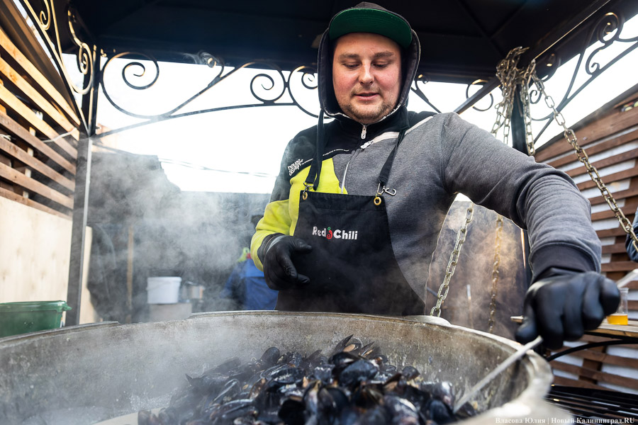 А-ля Новый год: в Зеленоградске «Фиштивалем» в апреле открыли курортный сезон (фото)