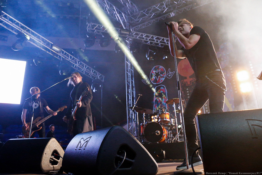 Всё такое немодное: в Калининграде с новой программой выступила группа «Би-2»