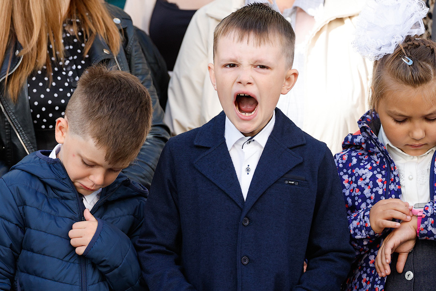С военным оркестром и под «Катюшу»: в Калининграде открыли самую большую школу