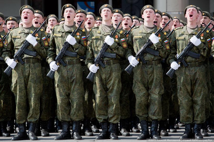 Ярмарка тщеславия: эпицентр парада Победы в Калининграде (фото)