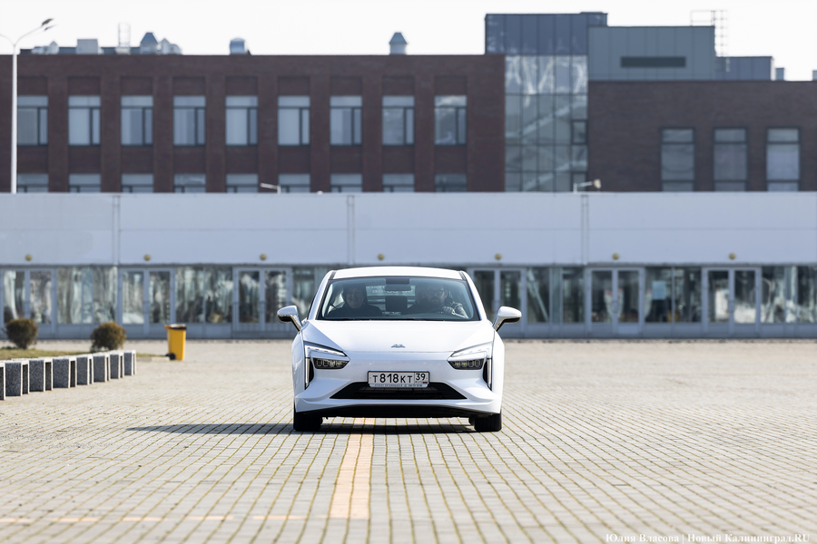 Извоз на киловаттах: в Калининграде появились первые электротакси (фото)