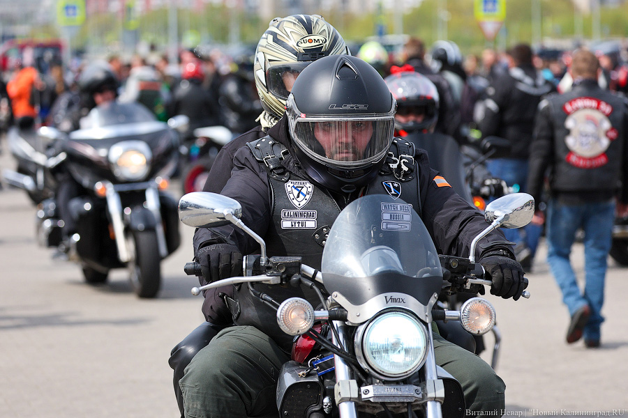 Дреды, шлемы и усы: в Калининграде официально стартовал мотосезон (фото)