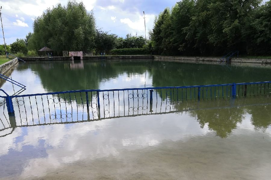 В Славске разрешили купаться в бассейне с минеральной водой
