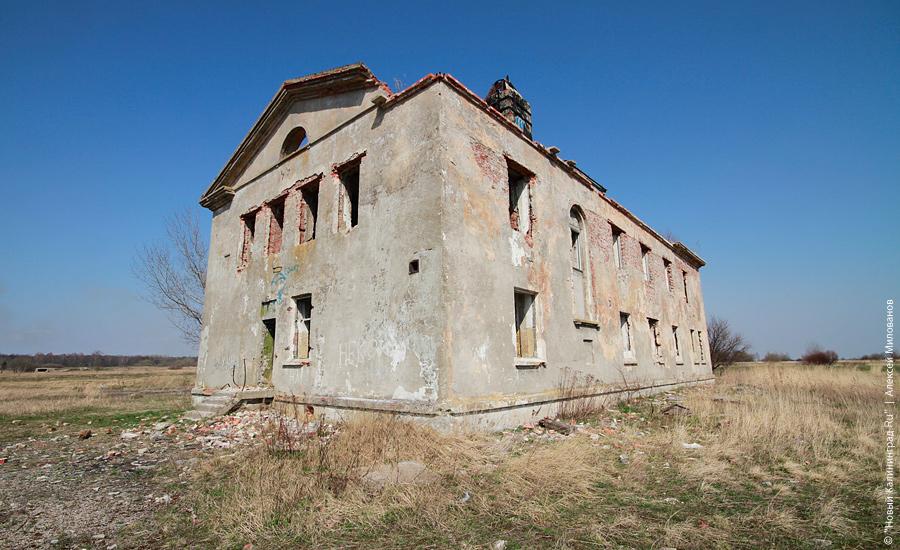 "Пустые дома: аэродром под Южным": фотопроект "Нового Калининграда.Ru"