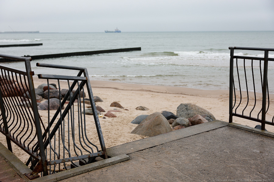 Тройной удар: состояние променада в Пионерском ухудшилось после зимних штормов (фото)