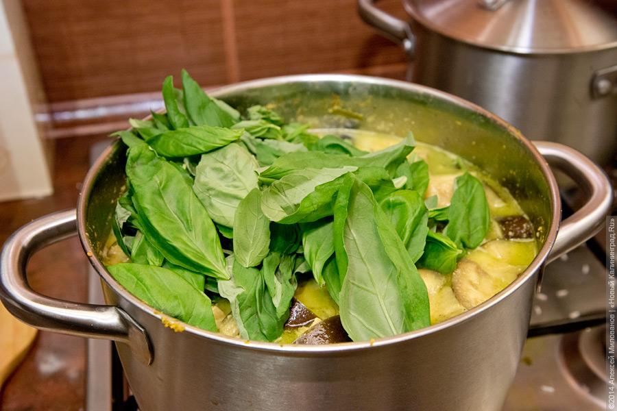 Европейская еда кажется им пресной: блюда из Таиланда на «Открытой кухне»