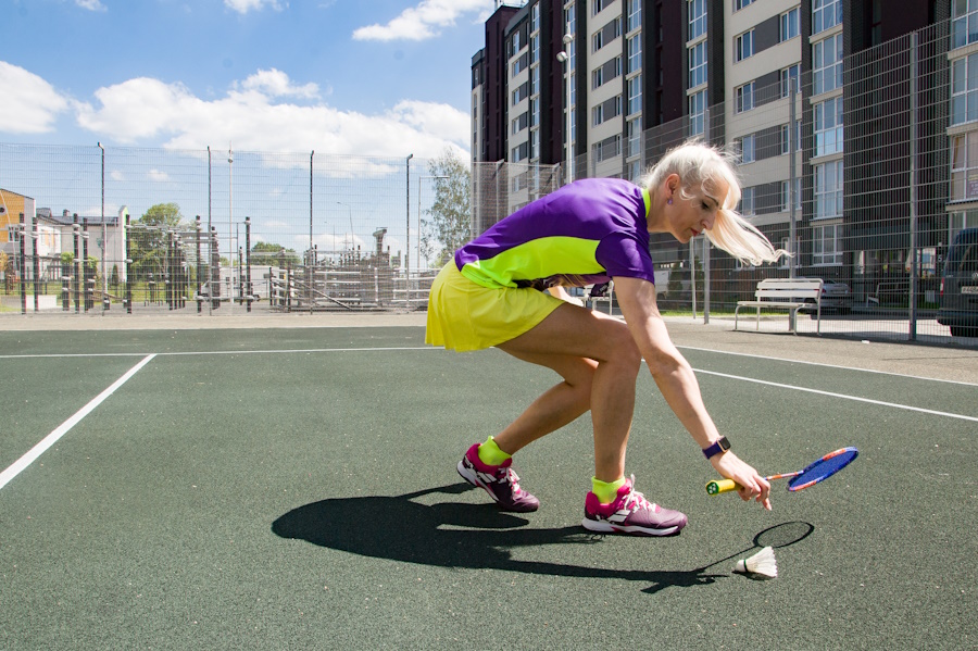 На фото: Екатерина Двалишвили, серебряный призер среди ветеранов по бадминтону в одиночной категории и бронзовый призер в женских парах Чемпионата России 2022 года, двукратный чемпион Калининградской области в женских парах 2021 и 2022 гг