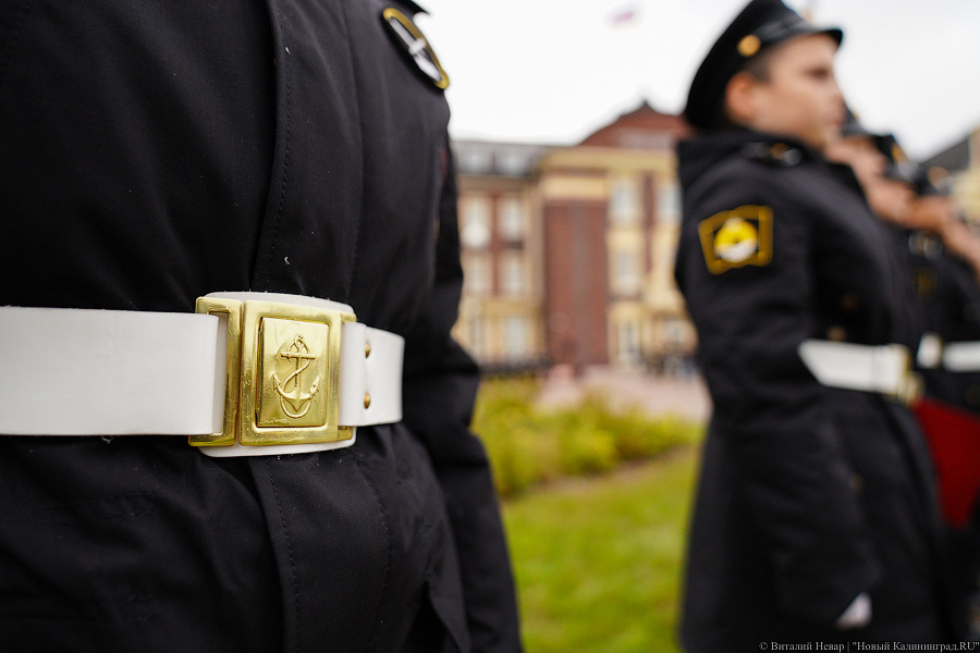 Горящие глаза, серьезные лица: первокурсников приняли в нахимовцы (фото)