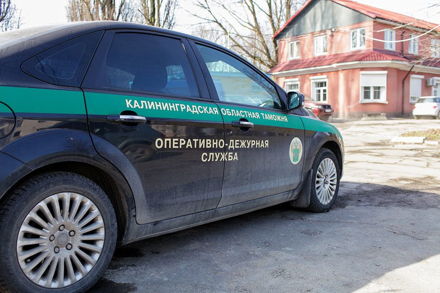 В МАПП «Гусев» таможенники вскрыли обшивку «Ауди» и нашли контрабандные лекарства