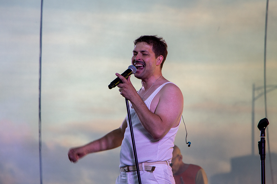 Марафон мировых хитов: в Калининграде прошёл рок-фестиваль с трибьют-шоу (фото)