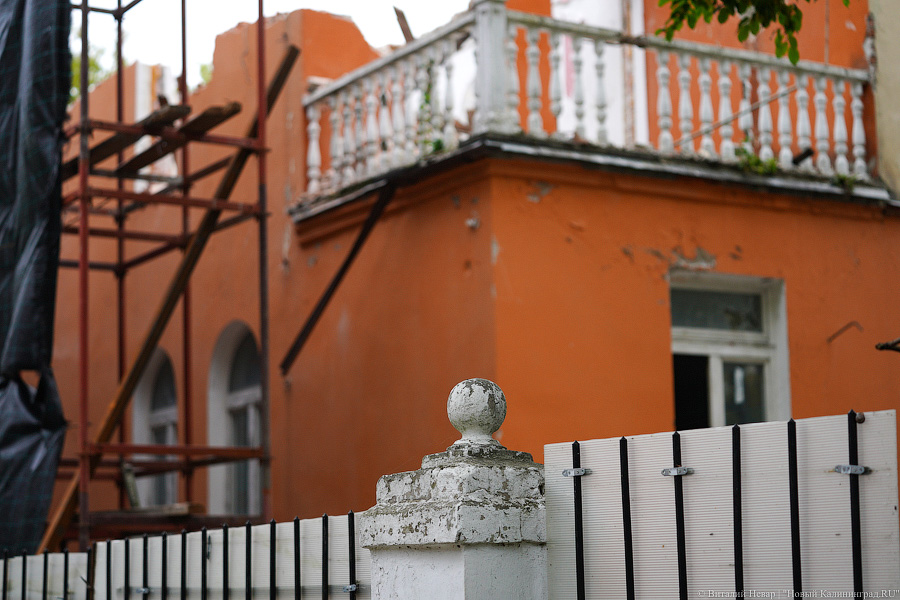 Разрушительный ремонт: в Зеленоградске сносят отель «Королева Луиза» (фото)