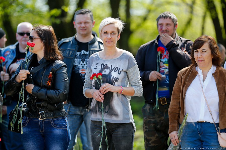 Своими силами: под Калининградом открыли мемориал воинам-мотоциклистам (фото)