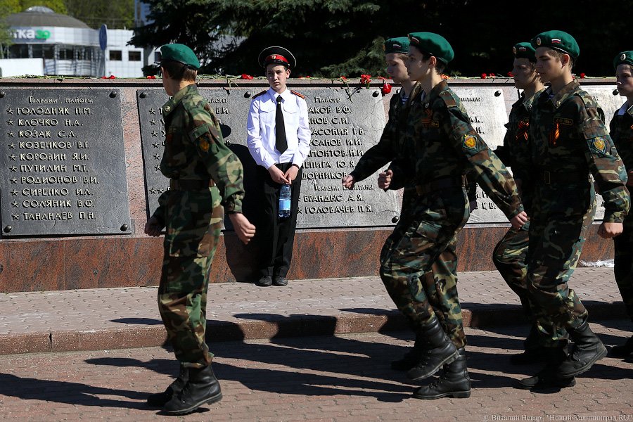 «А этот маленький»: в Калининграде прошел парад кадетов (фото)