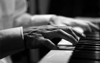 Адам Макович откроет фестиваль «Джаз в филармонии» импровизацией на тему Калининграда