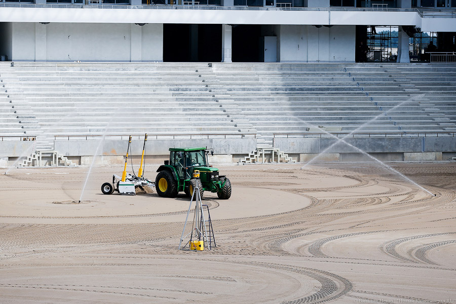 Изгоняющие воду: что увидел вице-премьер Мутко на стадионе к ЧМ-2018