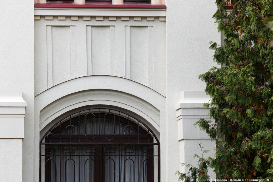 Комедия и трагедия: в Калининграде отремонтировали фасад Историко-художественного музея (фото)