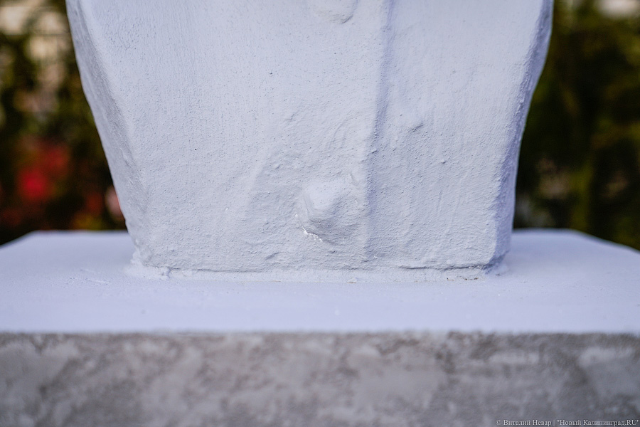 В Чкаловск вернули бюсты лётчиков после реставрации. Вот как они теперь выглядят