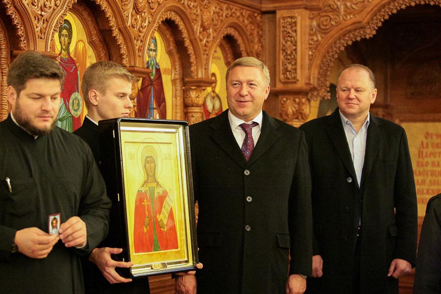 Александр вместо Татьяны: Патриарх Кирилл совершил малое освящение храма на ул. Невского