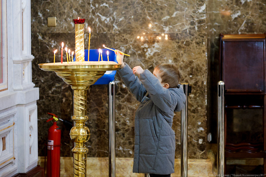 Без проруби, но с литургией: в Храме Христа Спасителя провели праздничную службу (фото)