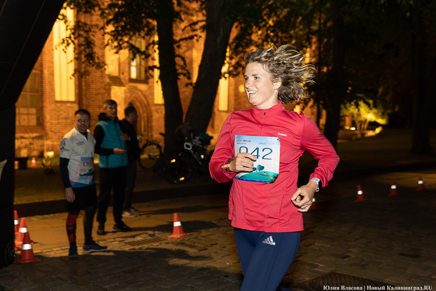 Остров бегущих фонарей: на острове Канта устроили ночной благотворительный забег (фото)