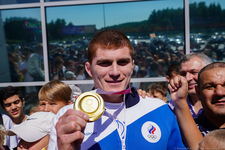 «Калининград приветствует победителя»: как Мусу Евлоева встречали в «Храброво» (фото)