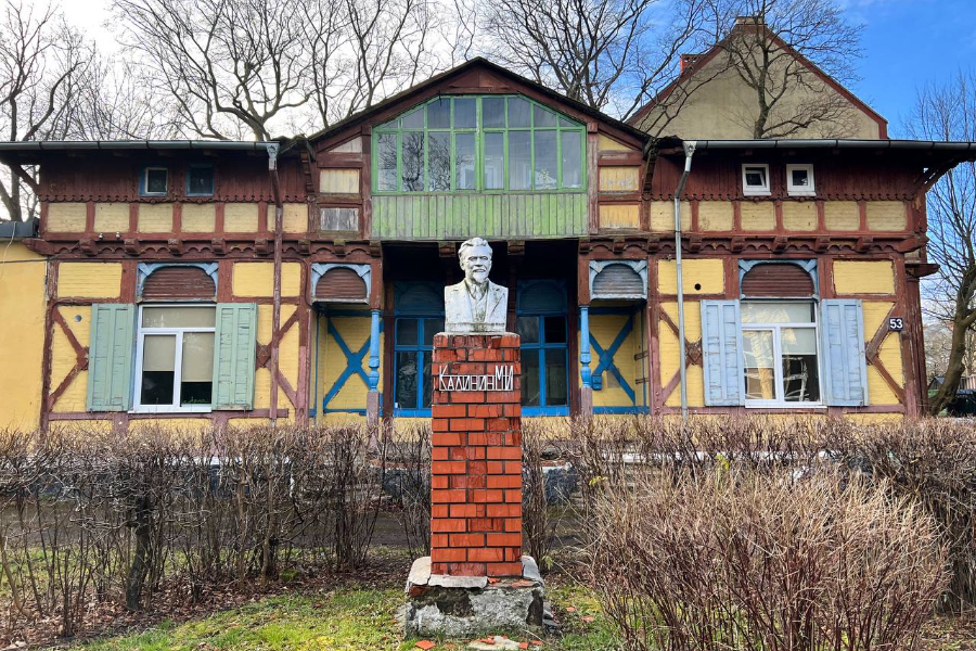 Депутат: судьба бюста Калинину в Пионерском остается неясной