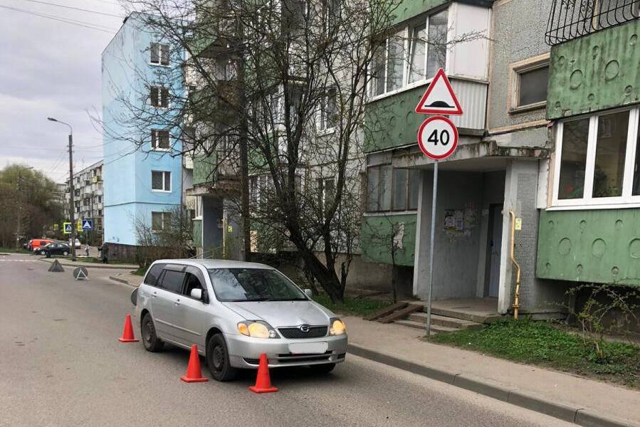 На ул. Л. Шевцовой под колесами «Тойоты» пострадала 17-летняя девушка (фото)