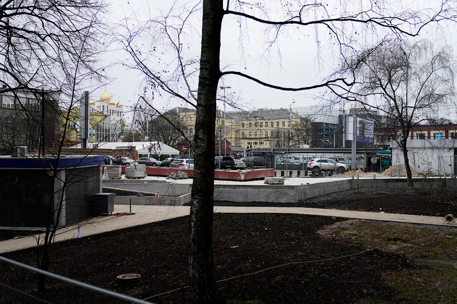 Объять необъятное: что происходит на ул. Рокоссовского, где никак не завершится ремонт (фото)