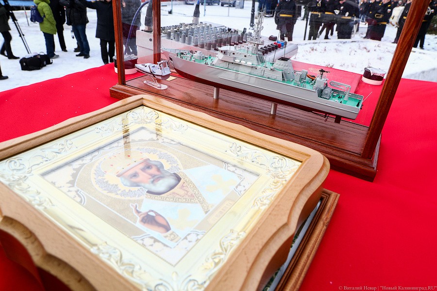 Стеклопластик и мины в грунте: в Балтийске в состав ВМФ поступил новый корабль (фото)
