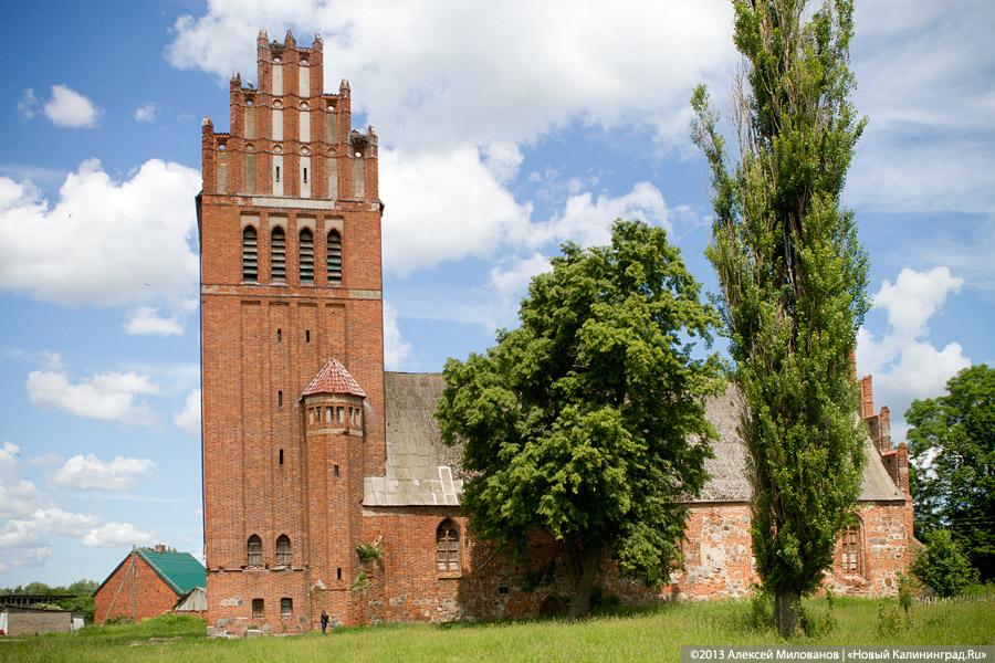 Протестанты и надгробия: кирху в пос. Дружба перестали восстанавливать после передачи РПЦ